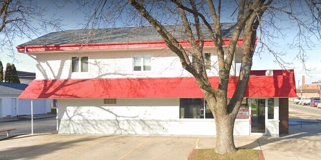 Utilities included! - 122 4th St SW