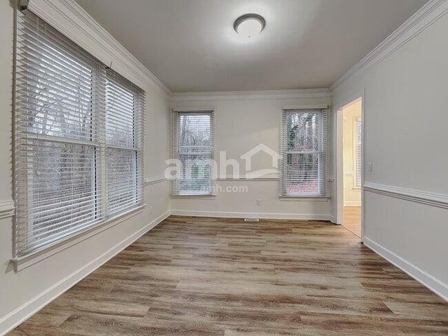 Foto del edificio - 8401 Forest Shadow Cir