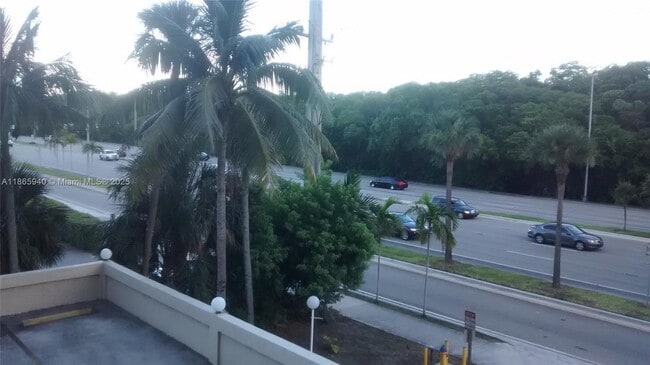 Building Photo - 2903 N Miami Beach Blvd