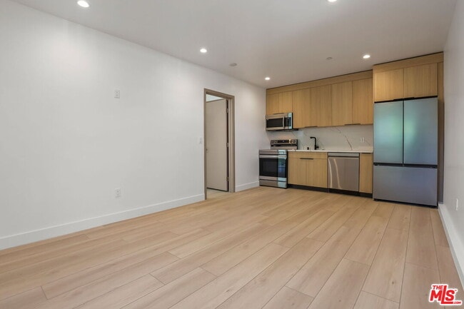 Foto del edificio - 11010 Hortense St