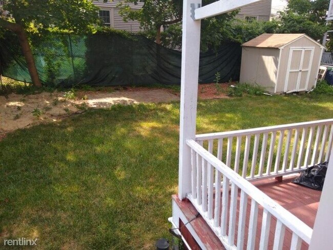 Building Photo - 4 br, 1 bath House - 49 Perry St
