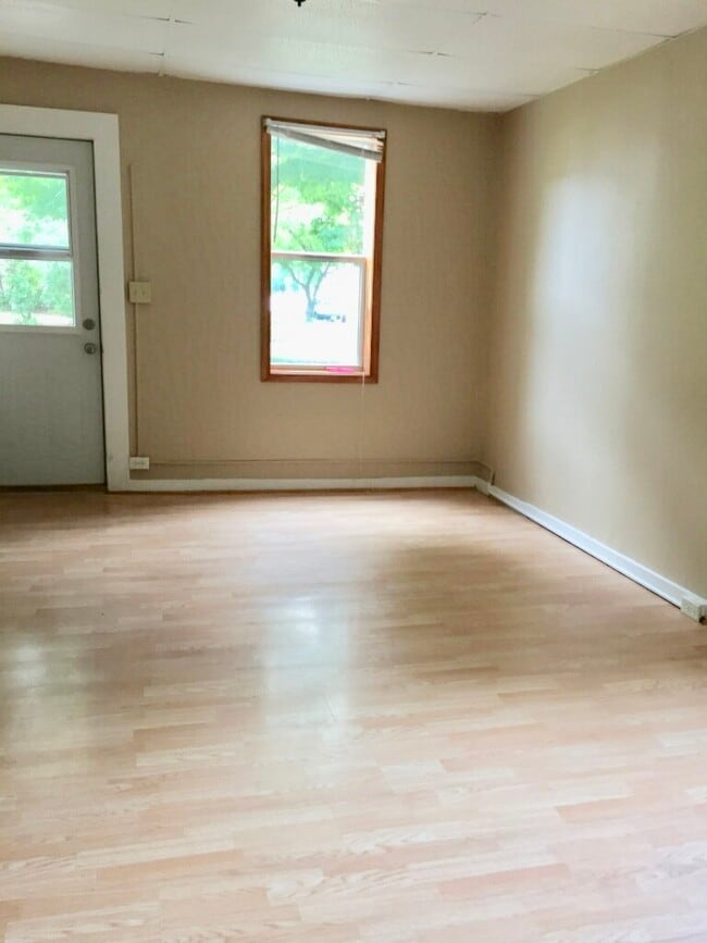 Building Photo - 1101 S Dewey St