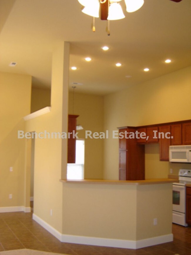 Building Photo - 11 Cumbrian Dr