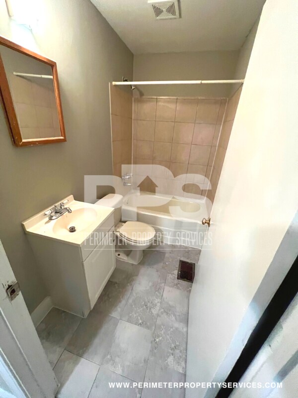 Foto del edificio - 158 Stanhope Cir NW