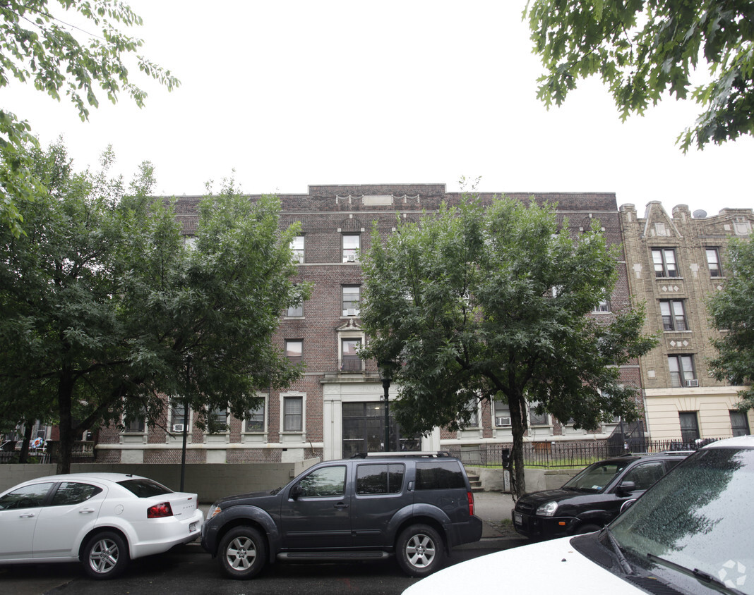 Building Photo - Palace Arms