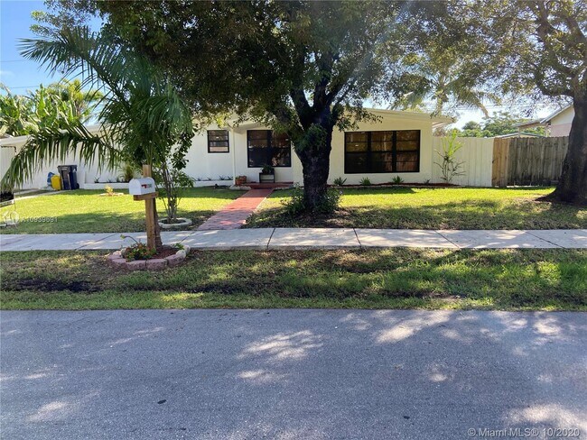 Building Photo - 17341 SW 117th Ct