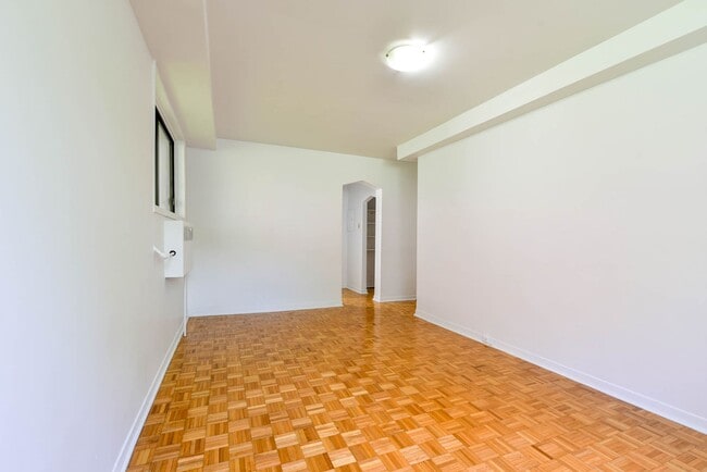 Photo du bâtiment - 3250 Av. Van Horne