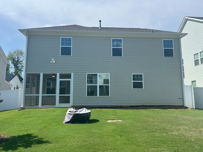 Foto del edificio - 3 Bed | 2.5 Bath House in Holly Springs