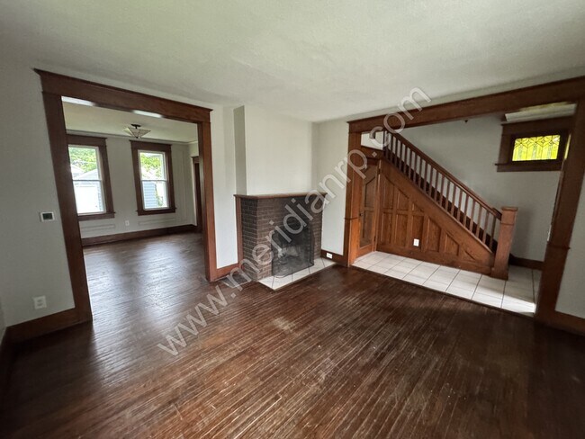 Foto del edificio - 321 Kinsmoor Ave