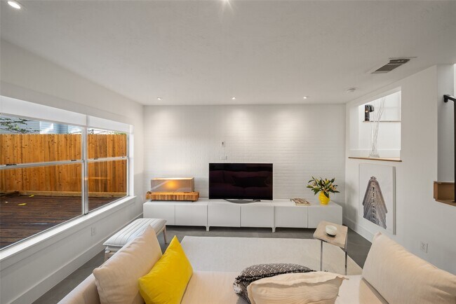 Building Photo - 258 Sentry Maple Pl