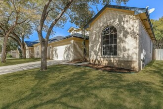 Building Photo - 2016 Ravenscroft Dr