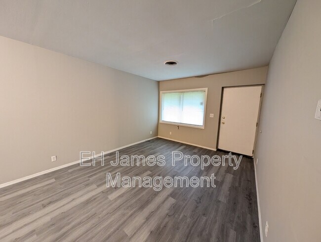 Foto del edificio - 8020 E 2nd St S