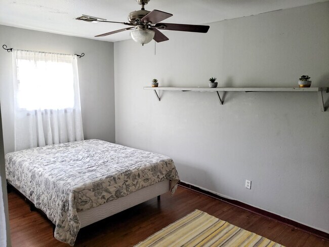 Foto del edificio - 3637 Lamont St