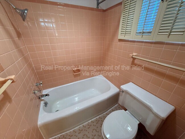 Foto del edificio - 1507 Pinehurst Dr