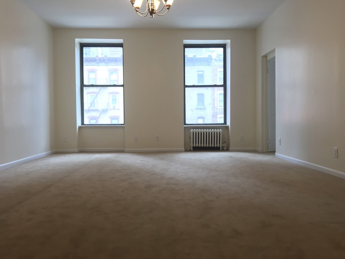 Primary Photo - 931 8th Ave
