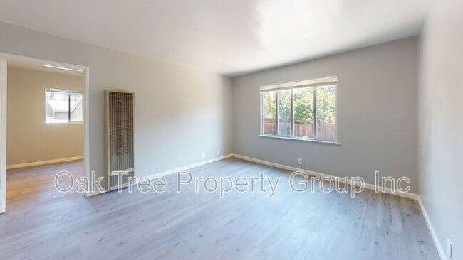 Building Photo - 824 15th St