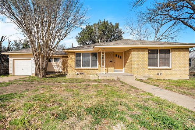 Building Photo - 3562 South Dr