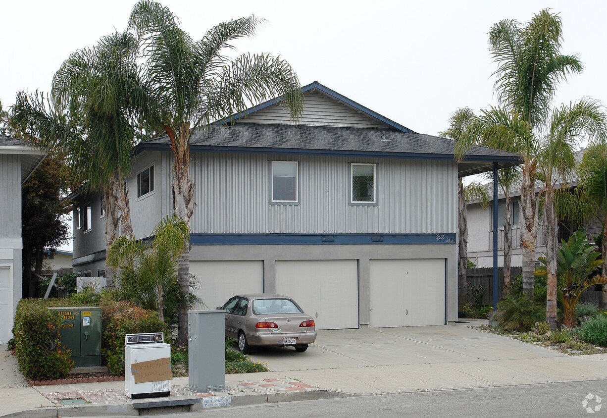 Building Photo - 2651-2653 Bayshore Ave