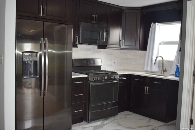 Foto del edificio - 102-22 1st St
