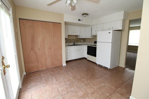 Building Photo - 1088 Pembroke Oak Grove Rd