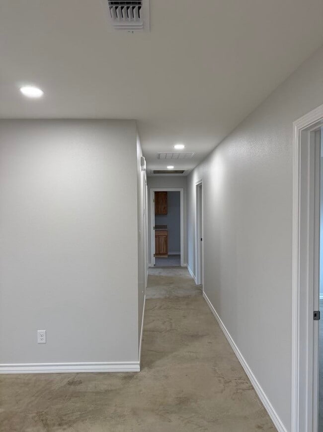 Building Photo - 801 Ritchie St