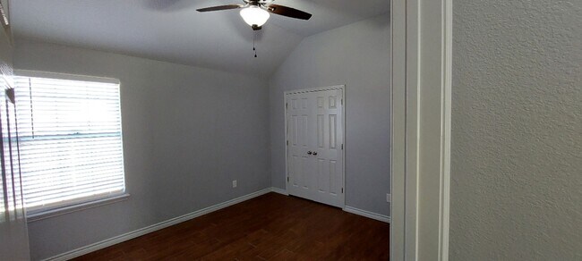 Building Photo - 2211 Stennett Dr