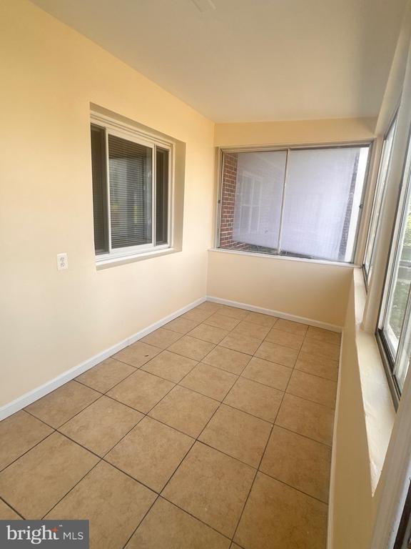 Building Photo - 3433 Clay St NE