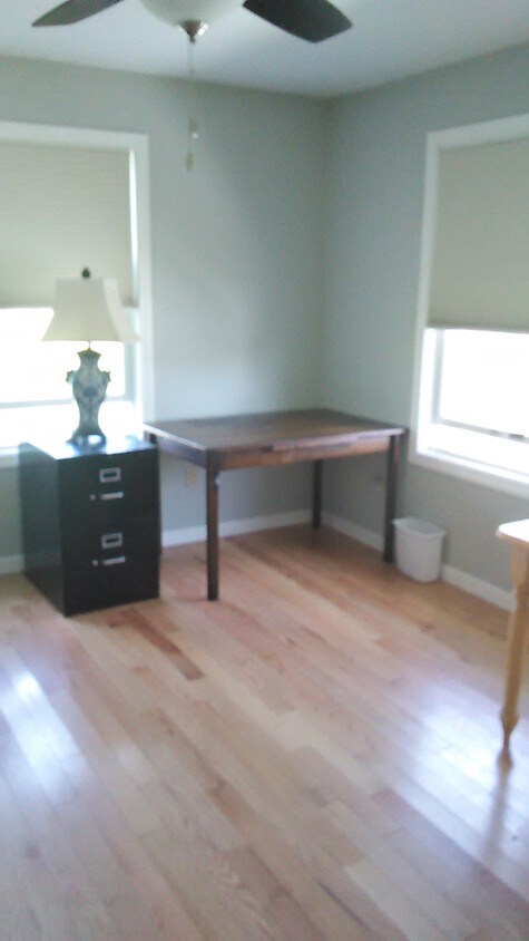 Primary Photo - 23 Caroline St