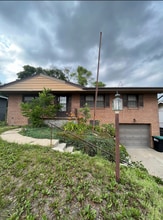 Building Photo - 9470 Maple St