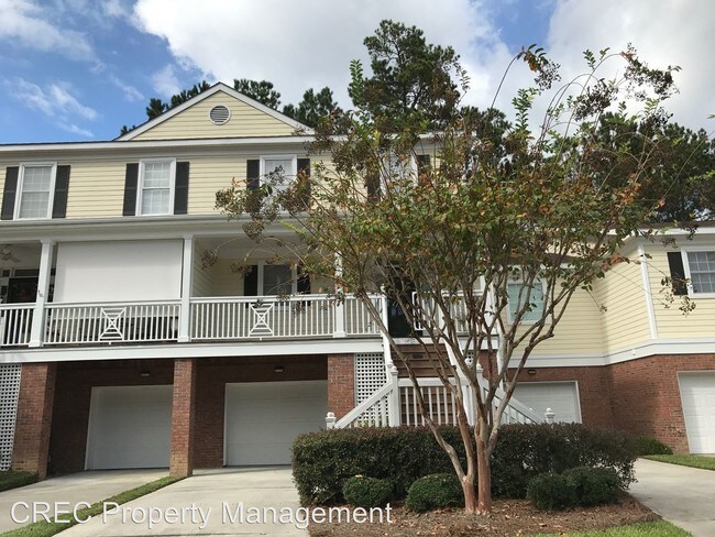Building Photo - 5362 5th Fairway Dr