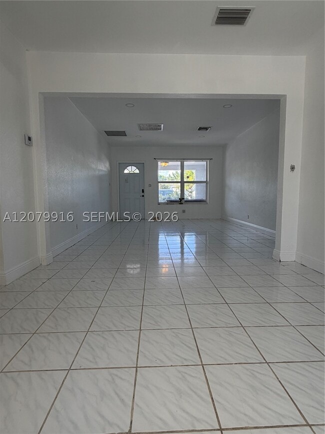 Building Photo - 2446 Johnson St