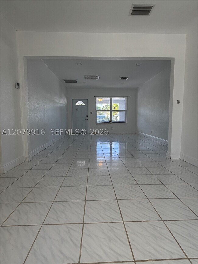 Foto del edificio - 2446 Johnson St