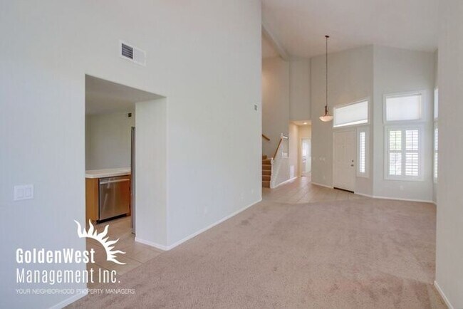 Building Photo - Beautiful home on quiet cul-de-sac.