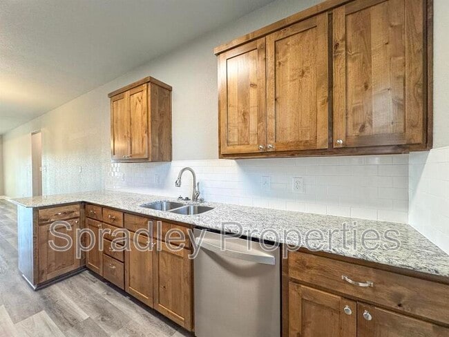 Building Photo - 4899 W Amity Rd