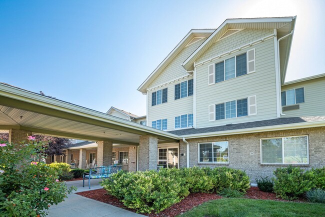 Exterior de la comunidad - Highland Trail Senior Apartments