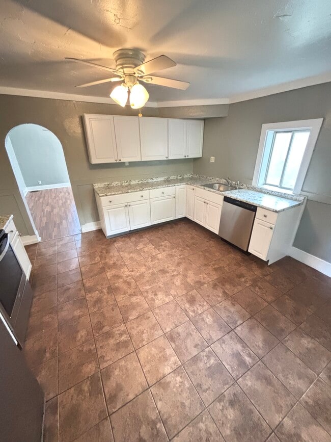Kitchen - 353 Grace St