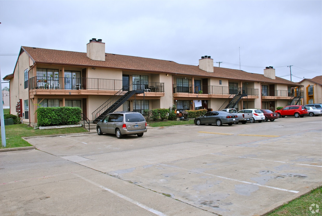 The Castle Glen Apartments Garland, TX