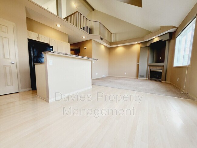 Building Photo - 4821 Terwillegar Common NW