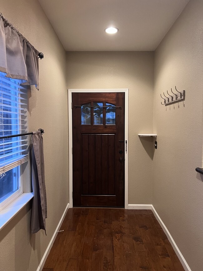 Foto del edificio - 457 Morales Ct