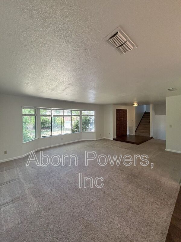 Building Photo - 2700 Cambridge Rd