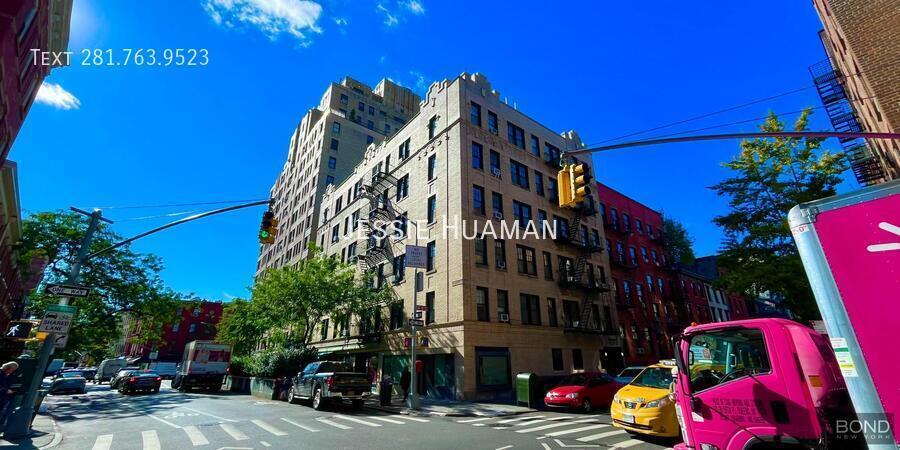 Primary Photo - 218 W 10th St