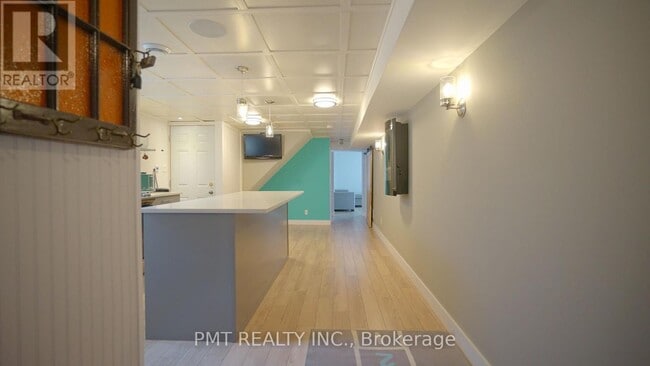 Building Photo - 94 Glenhaven St