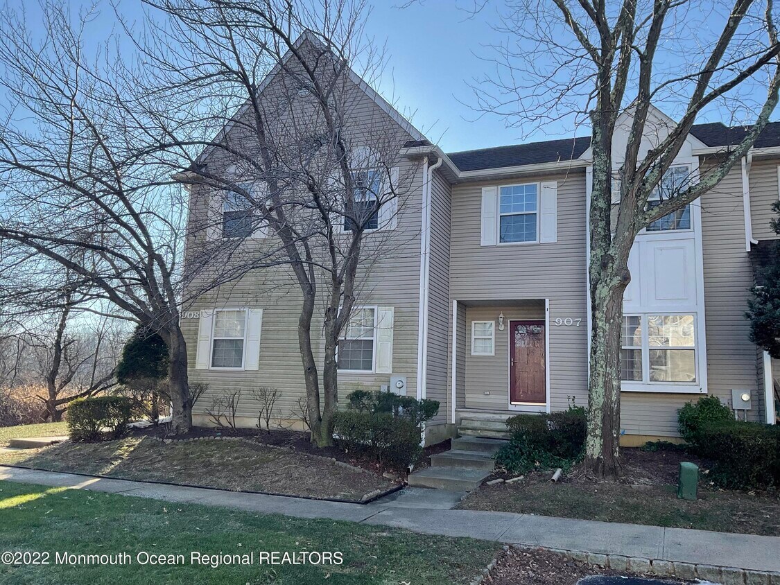 907 Creamery Ct, Freehold, NJ 07728 Condo for Rent in Freehold, NJ