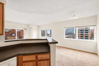 The Centerpoint Apartments photo'