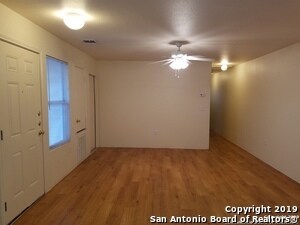 Foto del edificio - 8015 Maverick Climb