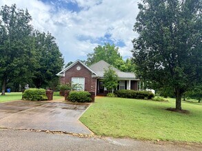 Building Photo - 364 Spring Hill Dr