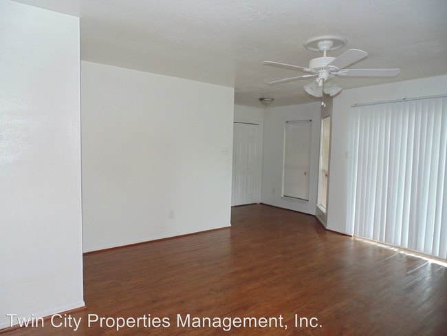 Building Photo - 2605 Pecan Knoll St