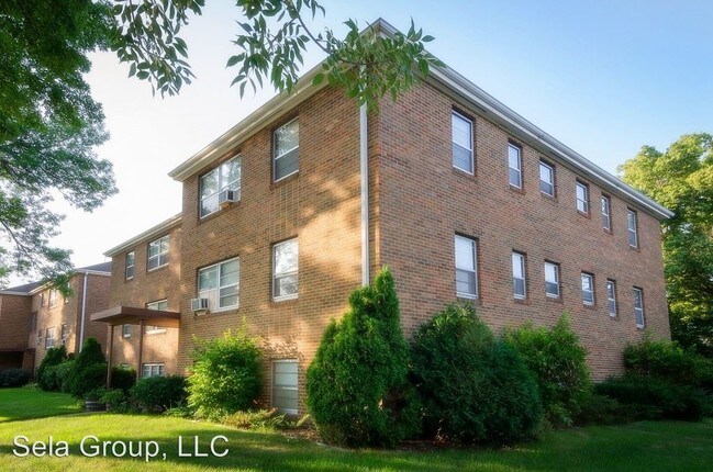 Building Photo - 3559-3559 Huntington Ave