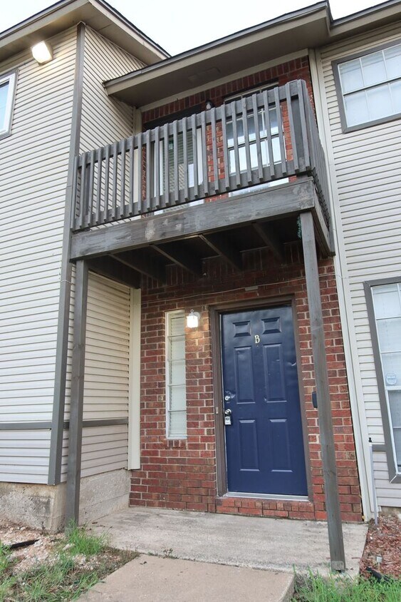 Foto principal - Downtown / Riverside Townhome - 2BD/2.5BA ...