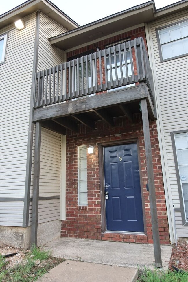 Building Photo - 1807 River Crossing Cir